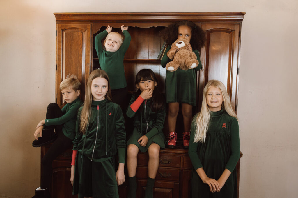 ילדים לבושים סט ירוק קטיפה